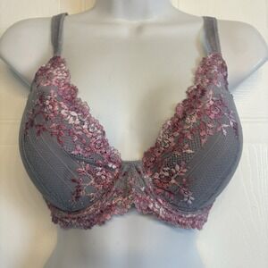 Wacoal 853291 Embrace Lace Plunge Underwire Bra Demi Foam Cups Size‎ 38C